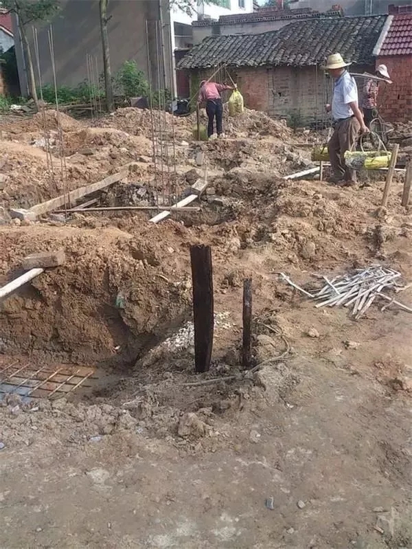 建房自訴：大叔15萬建好一層自建房，簡(jiǎn)單舒適還省錢！