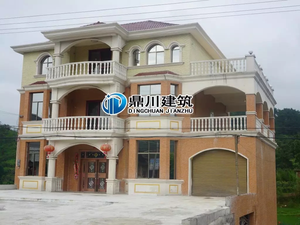 農村自建房巧用羅馬柱，讓房子高端大氣還不貴！