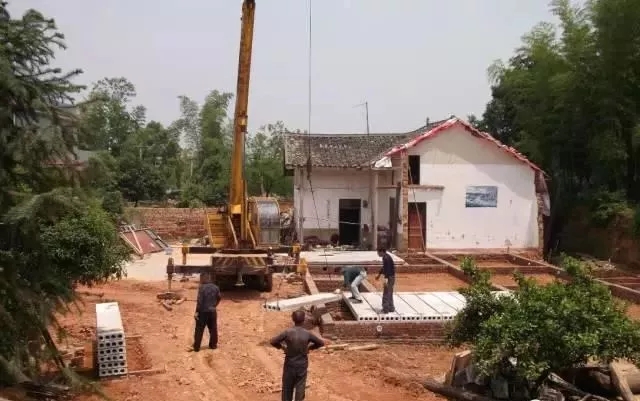 建房自述：一層帶閣樓自建房10萬搞定，養老真是很適合！