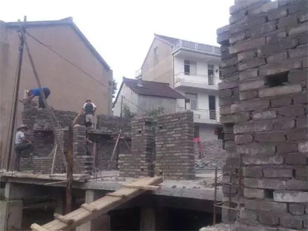 建房自訴：大叔15萬建好一層自建房，簡(jiǎn)單舒適還省錢！